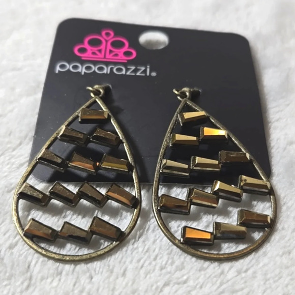 #406 NWT PPaparazzi Glitzy Grit Brass Earrings - Picture 2 of 6
